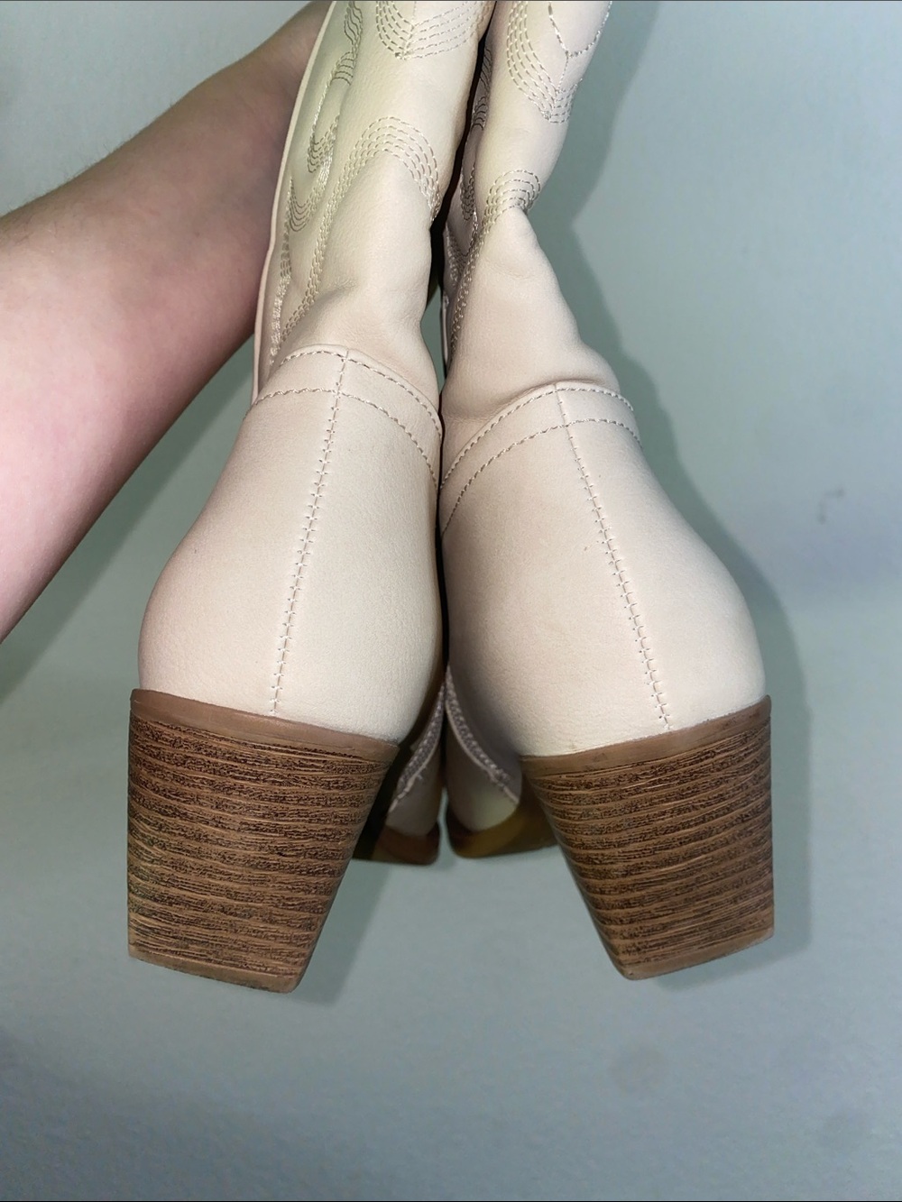 🎈Adorable Cream Cowboy boots! - Picture 7 of 10